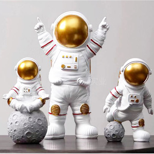 Figura de Astronauta, Escultura de Resina, Decoración Artística Moderna para Exteriores, Montaje en Suelo, Paquete de Varias Piezas - Product Image 1