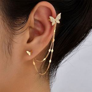 Boucles d'oreilles papillon de style européen et américain à succès pour femmes avec alliage de cuivre multi-éléments plaqué perle - Product Image 1