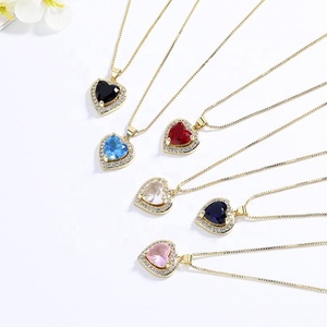 สร้อยคอหัวใจประดับเพชรซิคอนชุบทอง 18K สไตล์แฟชั่นสำหรับผู้หญิง - Product Image 2