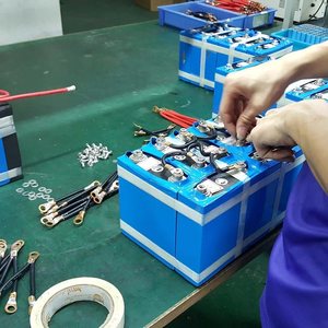 Baterías de estado sólido apilables Jingsun 12.8V 100Ah 200Ah 300Ah 5kWh 10kWh 20kWh 25.6kWh 6000 ciclos para electrónica de consumo 12.8V 1 - Product Image 5
