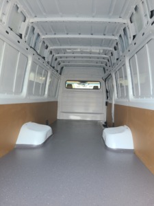 Camión furgoneta diésel de 7,5 metros, caja de carga personalizada para logística y mercancías congeladas - Product Image 5