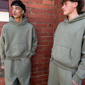 Ensemble survêtement streetwear 2 pièces pour homme : sweat à capuche oversize et pantalon de jogging large personnalisés en gros - Product Image 2