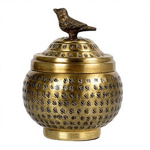 Contenedor de Metal Martillado con Adorno de Pájaro, Acabado en Latón, Estilo Rústico/Campestre, Diseño Original, 101200 mL, Resistente a Fugas, Duradero - Product Image 1