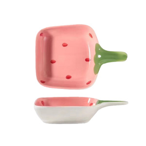 Nuevo Mini Plato de Cerámica con Asa de Fresa Rosa, Diseño Fresco Pintado a Mano para Condimentos, Desechable para Hoteles y Fiestas - Product Image 5