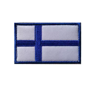Prêt à expédier – Écusson brodé finlandais personnalisé en gros, drapeau national, étiquette auto-agrippante pour décorer sacs à dos et vêtements - Product Image 1