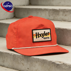 หมวกเบสบอลไนลอนกันน้ำแบบไม่มีโครง 5 ชิ้น พร้อมปักโลโก้ QZFSO แบบวินเทจ  ตกแต่งด้วยผ้าฝ้ายปักลาย  และติดกระดุมแบบ Snapback - Product Image 1