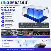 LEDs bleues intégrées à haute luminosité avec des motifs linéaires modernes créent une ambiance futuriste pour les bars et les clubs.