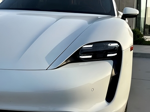 รถยนต์ไฟฟ้าปอร์เช่ ไทคาน ปี 2022 ขับเคลื่อนสี่ล้อ - Product Image 6