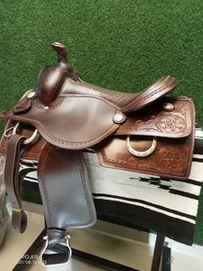 Selle de cheval en cuir repoussé style western 2026 - Selle de cowboy à motifs floraux avec étriers - Product Image 2