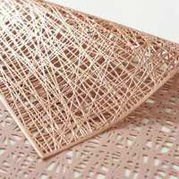 Ensemble de sets de table rectangulaires en PVC, design classique métallique, écologiques, texture tressée, résistants à la chaleur, or et argent