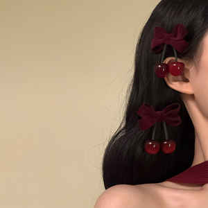 2026 Meilleures ventes Épingle à cheveux cerise rouge élégante et charmante, luxe léger, pour femmes, bijoux de mode, vente en gros - Product Image 1
