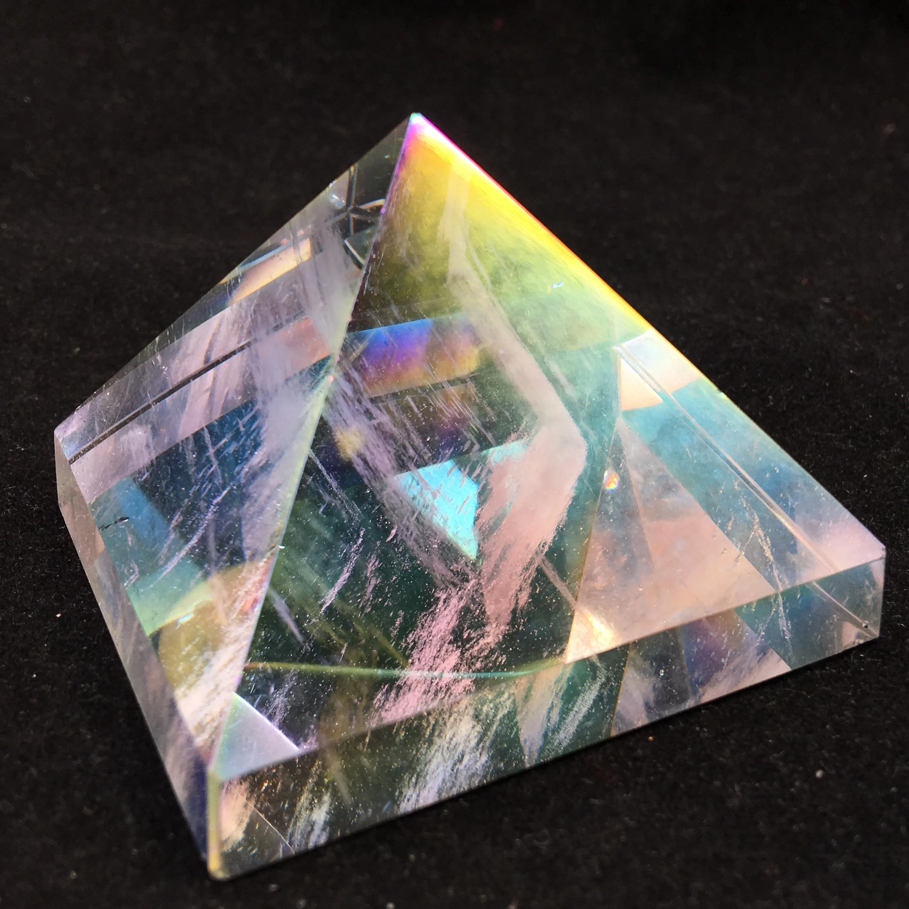 Groothandel Natuurlijke Witte Aura Quartz Pyramids Healing Galvaniseren Steen Healing