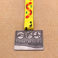 Médaille de récompense de champion de triathlon Ironman en alliage de zinc plaqué or imitation antique, personnalisée, vente en gros du fabricant, pour le cyclisme sportif