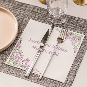 Serviettes de table en papier personnalisées 3 plis, très demandées, avec logo, pour mariage - Product Image 1