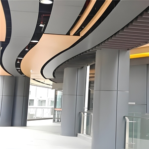 Columnas Estructurales de Aluminio Curvadas Rojas Personalizadas para Exteriores de Edificios, Diseño Contemporáneo, Recubrimiento en Polvo Anticorrosión - Product Image 4