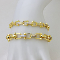 Bracelet classique en laiton avec maillons en H et pierres micro-serties de diamants, finition plaquée or 18 carats ; Accessoire féminin tendance et abordable de luxe