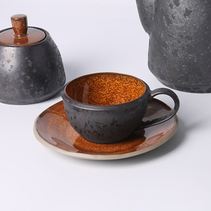 Les soucoupes de tasses à café en céramique de grande valeur de l'usine Hualian OEM ODM bicolore émaillé délicat petit Gamerad noir pour les joueurs - Product Image 2
