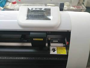 Plotter de Corte de Contorno XTEK 1350C con Sistema de Registro Automático ARMS para Vinilo, Etiquetas y Vinilo Termotransferible - Product Image 3