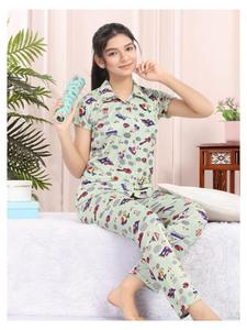 Pyjama pour filles imprimé numériquement, fabriqué en tissu Lycra extensible avec col élégant, doux et confortable pour les enfants à la maison - Product Image 6