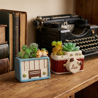 Pot Resin Kamera Radio Vintage Roogo dengan Lubang Drainase, Pot Dekoratif Retro Buatan Tangan untuk Tanaman, Pot untuk Meja Rumah