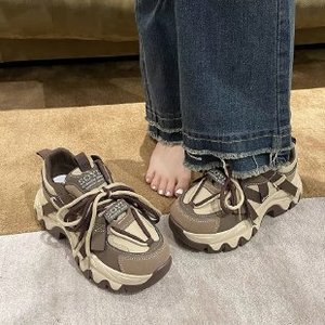 Scarpe sportive <span class=keywords><strong>nere</strong></span> con suola spessa da <span class=keywords><strong>donna</strong></span> con lacci Casual da <span class=keywords><strong>donna</strong></span> di nuovo arrivo estivo all'ingrosso - Product Image 3