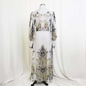 Robe longue musulmane décontractée pour femme, modèle noir, style Abaya, imprimée, à manches longues, en brocart, pour les occasions spéciales et les hijabs. - Product Image 5