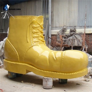 Escultura de Bota Amarilla Gigante Personalizada de Fibra de Vidrio para <span class=keywords><strong>Plaza</strong></span> Comercial y Exhibición en Tiendas - Product Image 1