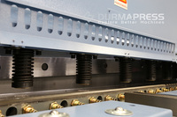 Guillotina Hidráulica CNC de Alto Rendimiento con Interfaz de Control Digital y Parámetros de Corte Programables