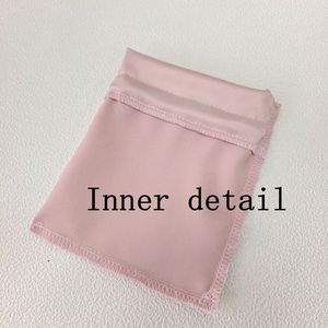 Sacs de luxe personnalisés avec logo imprimé pour perruques, pochettes à cordon en satin de soie pour extensions capillaires et mèches de cheveux - Product Image 3