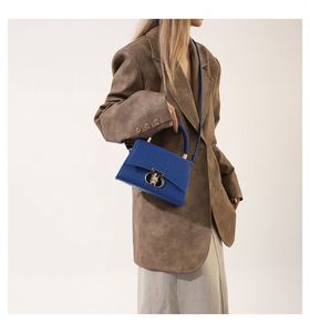 2025 Newest Ladies Elegance PU Handbags and <b>Purses</b> Vintage Style with Cover Closure Wholesale Ladies Fashion for Winter - Product Image 3