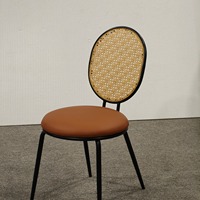 Chaise de salle à manger personnalisable, style nordique rustique, avec cadre noir, dossier en rotin et revêtement en similicuir, coussin marron, dossier ovale, pour parc, salle de sport, café