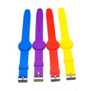 Pulsera RFID resistente al agua Control de acceso al parque temático 74mm 65mm 55mm 13,56 MHz niños adultos <span class=keywords><strong>seguimiento</strong></span> silicona código QR 125kHz - Product Image 5