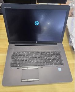 Ordinateur portable H-P <span class=keywords><strong>ZBook</strong></span> <span class=keywords><strong>17</strong></span> <span class=keywords><strong>G3</strong></span>, avec I7-6820HQ Intel Core, 32 Go de RAM et 512 Go de stockage - Product Image 1