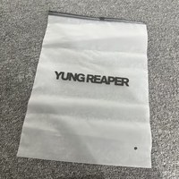 Sacs refermables en PE mat givré, durables, réutilisables, avec logo personnalisé imprimé, résistants à l'humidité, avec fermeture éclair supérieure, pour l'emballage de vêtements