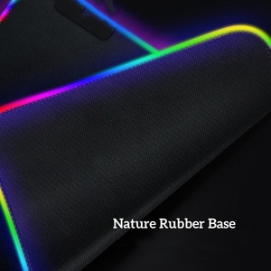 Tapis de souris RGB XXL de haute qualité au design personnalisable, tapis de souris de jeu LED, tapis de bureau étendu Anime RGB pour ordinateur portable et clavier - Product Image 2