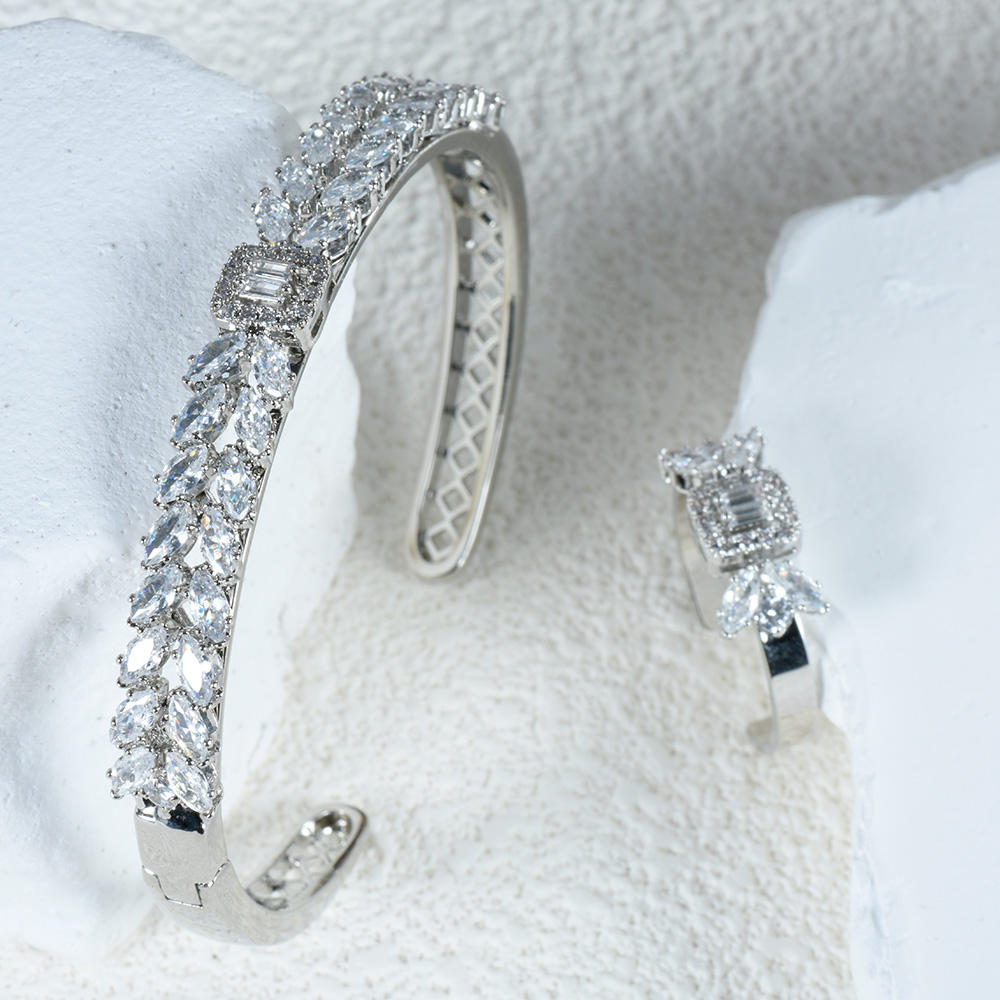 ชุบแพลทินัม