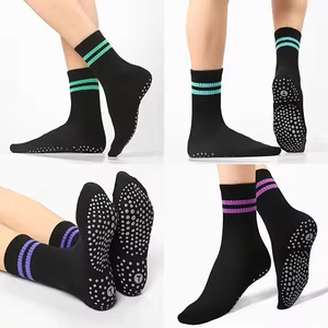 Chaussettes de sport respirantes en coton antidérapantes à logo personnalisé, échantillon gratuit de haute qualité, faible MOQ - Product Image 5