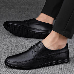 รองเท้าลำลองผู้ชายแบบใหม่สำหรับฤดูร้อน พื้นรองเท้านุ่มสองชั้น แบบผูกเชือก ระบายอากาศได้ดี เหมาะสำหรับใส่พักผ่อนและขับรถ - Product Image 4