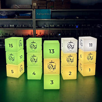 Boîte à lumière moderne personnalisée avec logo de marque, centre de table d'entreprise, numéro de table, décoration d'événement hôtelier, bloc d'affichage LED personnalisable