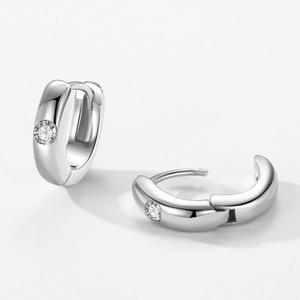 ต่างหูแฟชั่นห่วง hoogie ห่วงแบบคลาสสิก925เงินสเตอร์ลิงเคลือบด้านสำหรับงานแต่งงานของขวัญงานแต่งงานของผู้หญิงที่สง่างาม - Product Image 3