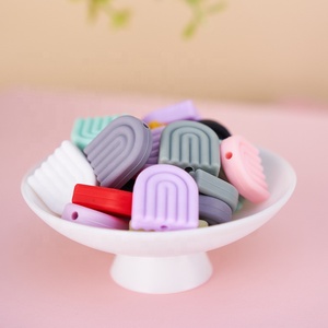 Nouvelle Collection : Attache-tétine en silicone souple Arc-en-ciel pour bébé, perles en silicone pour porte-clés DIY - Product Image 1
