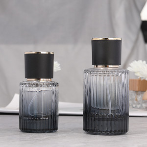 Atomizador de Perfume Portátil de Vidrio de 50ml y 30ml, Botella Vacía de Muestra para Viaje con Diseño Monocromático a Rayas - Product Image 1