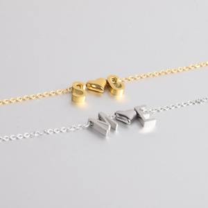 Collar con letras de acero inoxidable, colgante con alfabeto 3D, regalo de uso diario para mujer, joyería de moda - Product Image 4