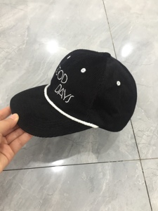 Casquettes Snapback en velours côtelé noir personnalisables, logo OEM sur mesure, casquettes Snapback non structurées à 6 panneaux en velours côtelé avec cordon - Product Image 2