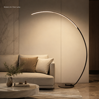 Lampadaire d'angle design nordique moderne de grande taille, lampes de sol LED en arc de luxe en gros pour salon et décoration intérieure