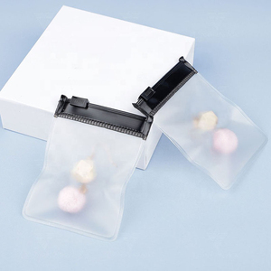 Mini petit sac à fermeture éclair en PVC rose personnalisé sac en PVC réutilisable avec logo personnalisé sac d'emballage de pochette à bijoux avec fermeture éclair - Product Image 2