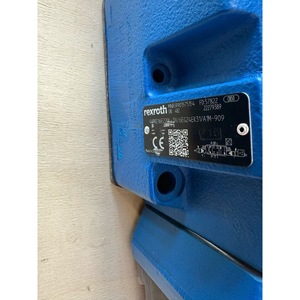 Vanne hydraulique Rexroth 4WRKE16E22OL 3X/6EG24EK31/A1M-909 Équipement d'automatisation industrielle - Product Image 1