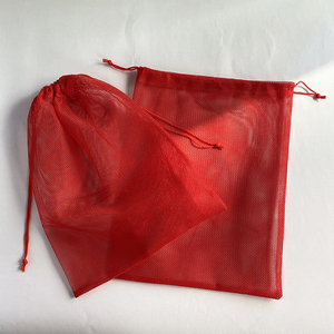 ถุงตาข่ายโพลีเอสเตอร์สีแดงแบบมีเชือกผูก ปรับแต่งได้ ใช้ซ้ำได้ สำหรับใส่เสื้อผ้า รองเท้า ถุงเท้า เหมาะสำหรับการเดินทาง - Product Image 4