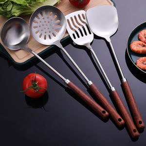 Conjunto De Utensílios De Cozinha Conjunto De Utensílios De Cozinha Atacado Cabo De Madeira Amostras Grátis De Aço Inoxidável Utensílios De Cozinha Utensílios De Silicone - Product Image 3