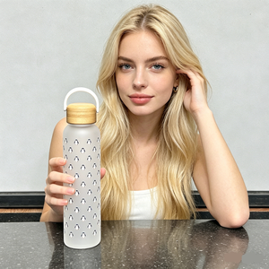 Botella de Agua de Vidrio de Borosilicato de Alta Calidad, Libre de BPA, con Diseño Personalizado, Protectora, Duradera, con Tapa de Bambú, Buenos Productos - Product Image 6